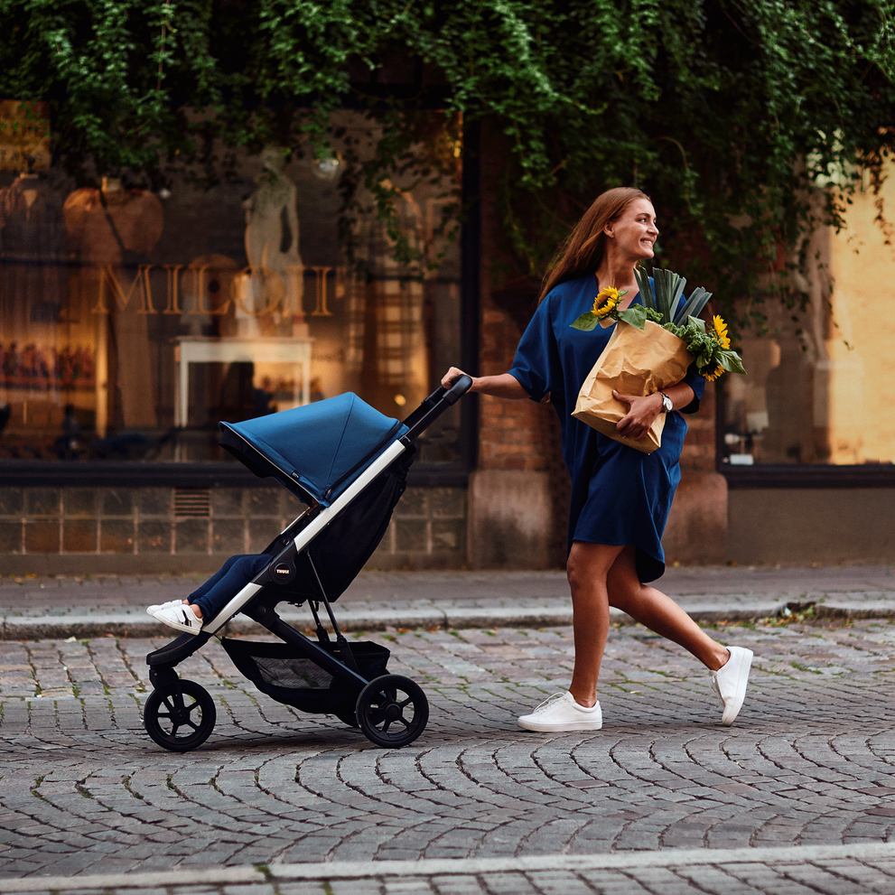 Thule Spring Lightweight Compact City Stroller with Canopy