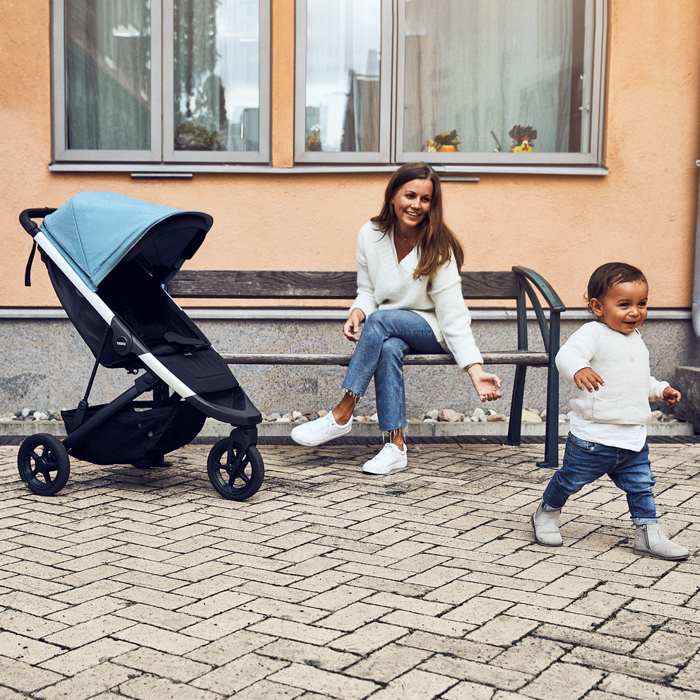 Thule Spring Lightweight Compact City Stroller with Canopy